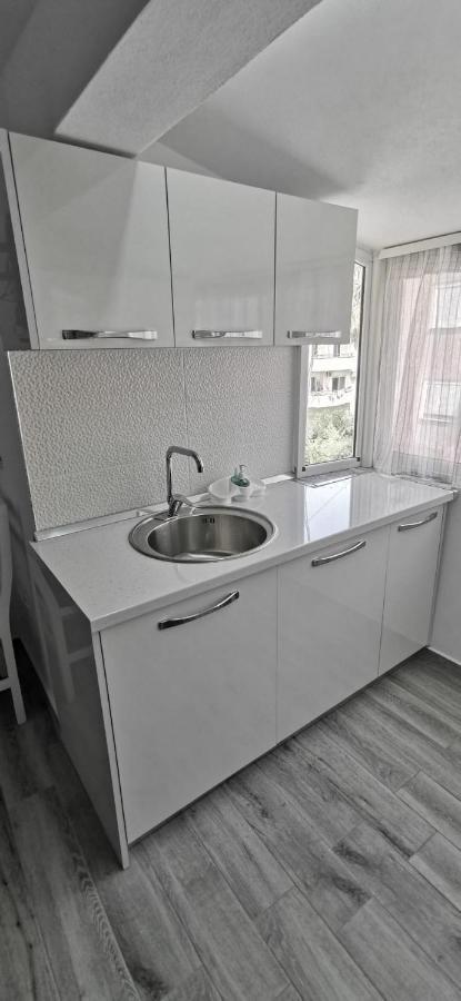 Mimoza Appartament Golem  Oda fotoğraf